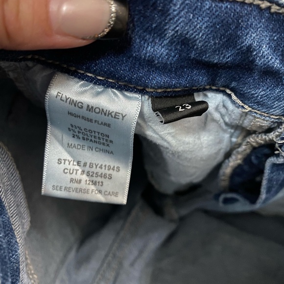 Flying monkey flares - Picture 3 of 4